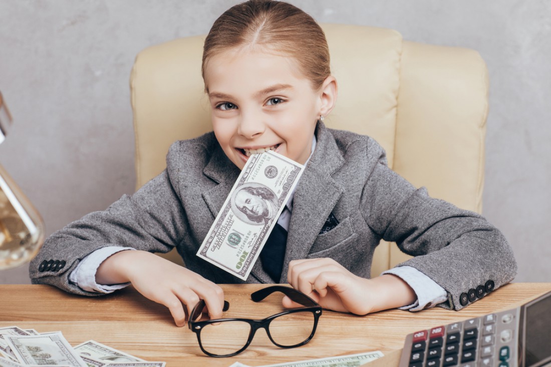 Как научить детей уважать деньги?